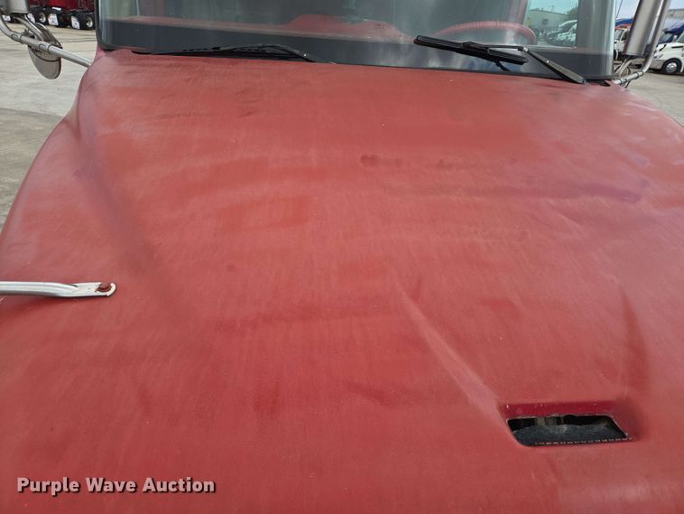 image for item DT4855 2006 International 9200i SBA semi truck