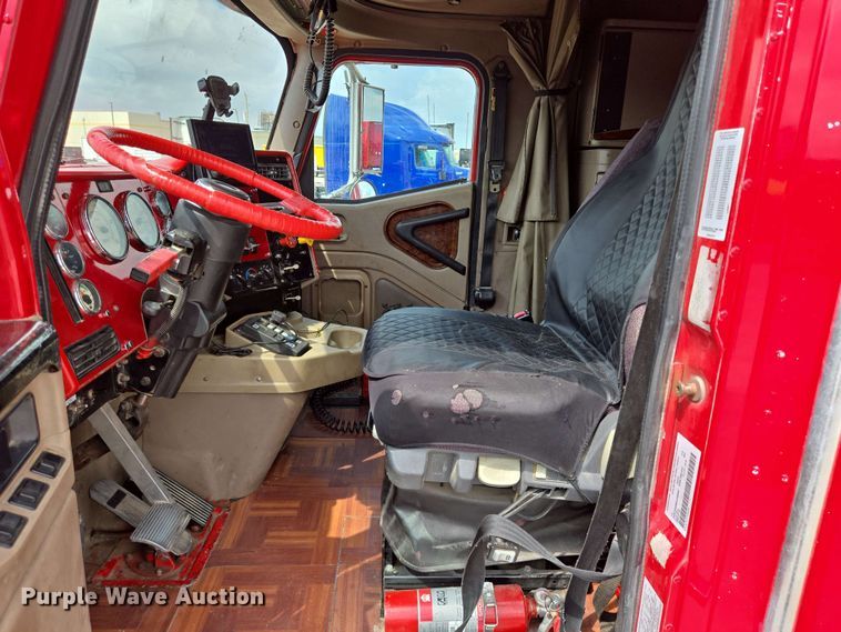 image for item DT4855 2006 International 9200i SBA semi truck