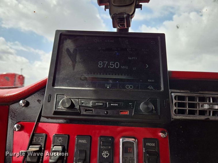 image for item DT4855 2006 International 9200i SBA semi truck