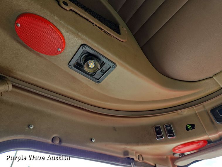 image for item DT4855 2006 International 9200i SBA semi truck