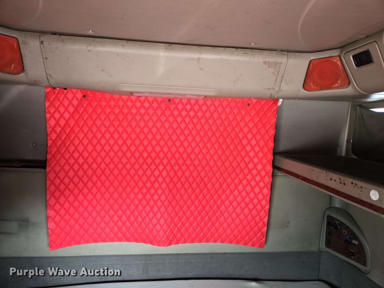 image for item DT4855 2006 International 9200i SBA semi truck