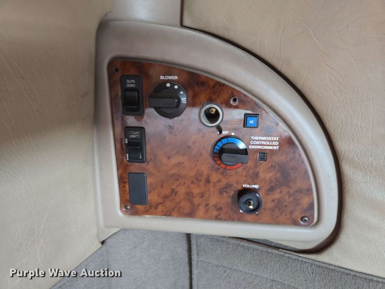 image for item DT4855 2006 International 9200i SBA semi truck