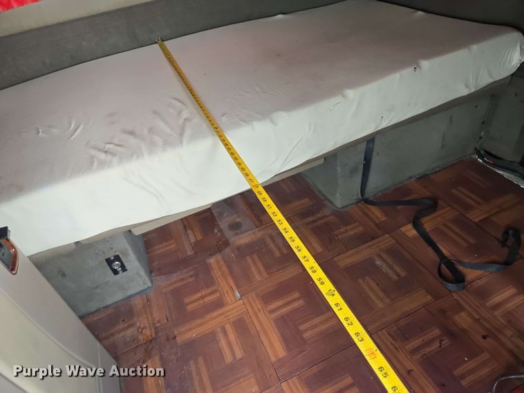 image for item DT4855 2006 International 9200i SBA semi truck