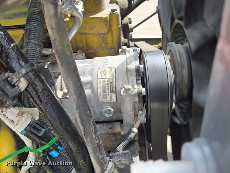 image for item DT4855 2006 International 9200i SBA semi truck