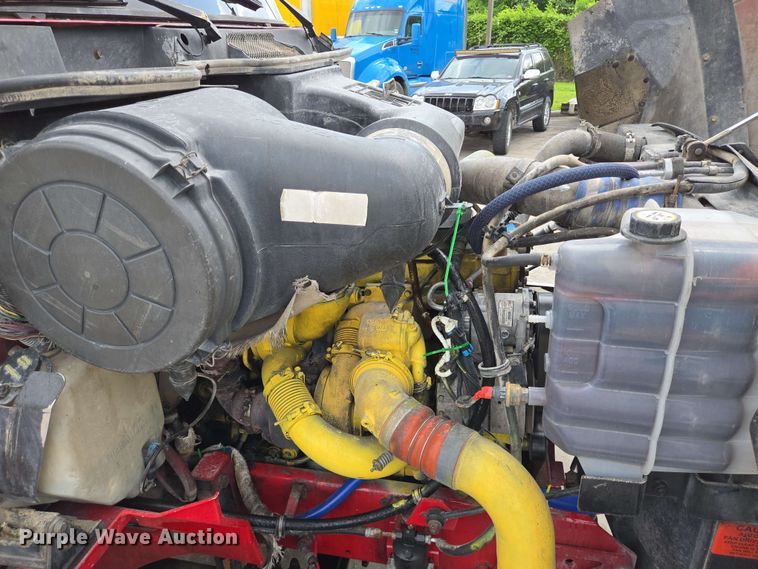 image for item DT4855 2006 International 9200i SBA semi truck