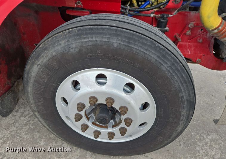 image for item DT4855 2006 International 9200i SBA semi truck