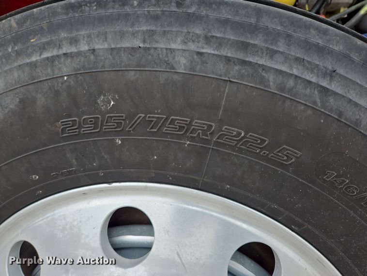 image for item DT4855 2006 International 9200i SBA semi truck