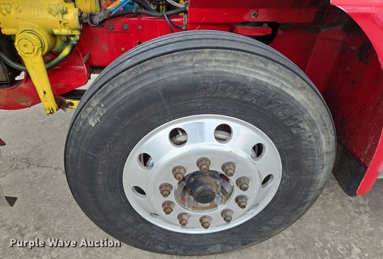 image for item DT4855 2006 International 9200i SBA semi truck