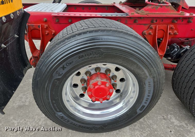 image for item DT4855 2006 International 9200i SBA semi truck