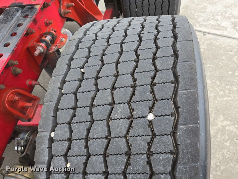 image for item DT4855 2006 International 9200i SBA semi truck