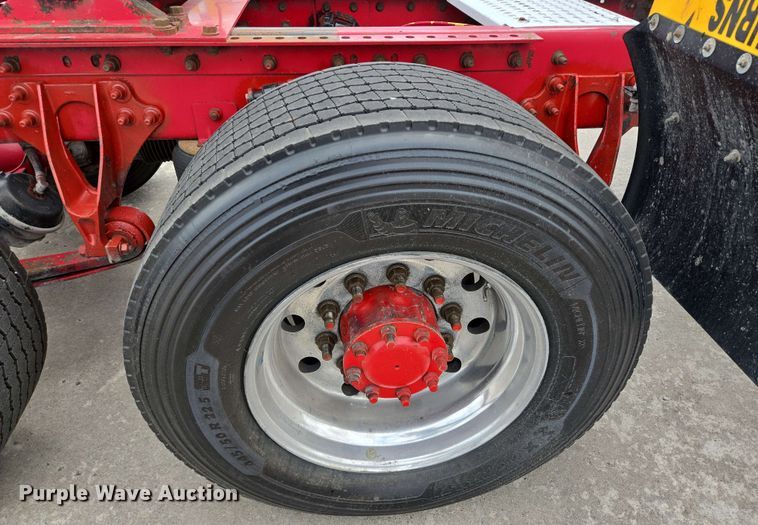 image for item DT4855 2006 International 9200i SBA semi truck