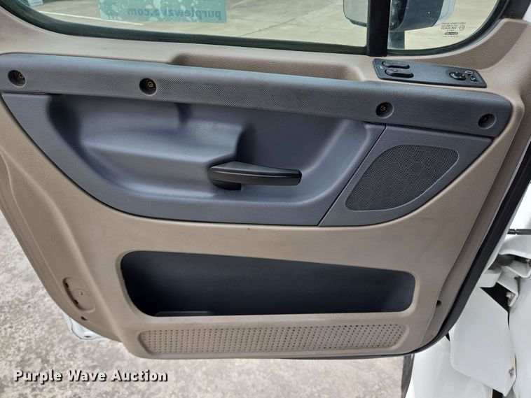 image for item DT4856 2016 Freightliner Cascadia semi truck