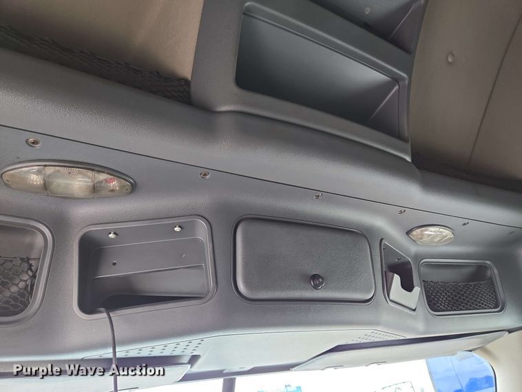 image for item DT4856 2016 Freightliner Cascadia semi truck