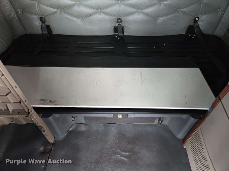 image for item DT4856 2016 Freightliner Cascadia semi truck