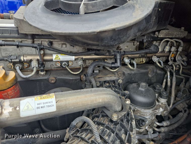 image for item DT4856 2016 Freightliner Cascadia semi truck