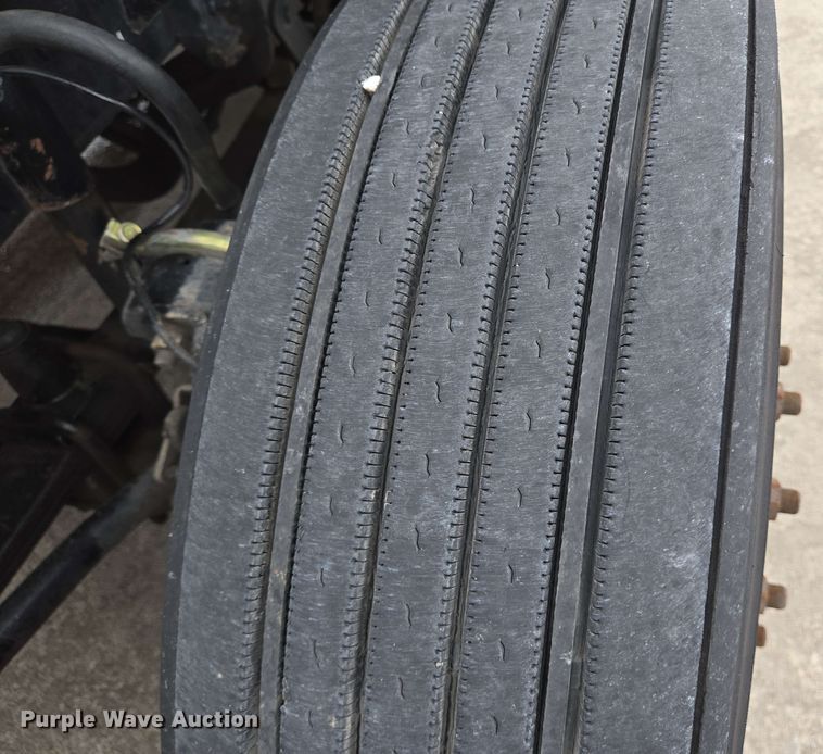 image for item DT4856 2016 Freightliner Cascadia semi truck