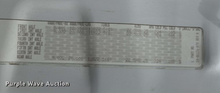 image for item DT4856 2016 Freightliner Cascadia semi truck