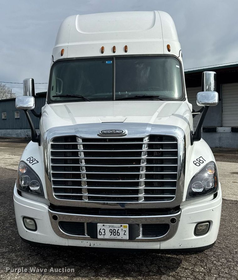 image for item DU3466 2016 Freightliner Cascadia semi truck