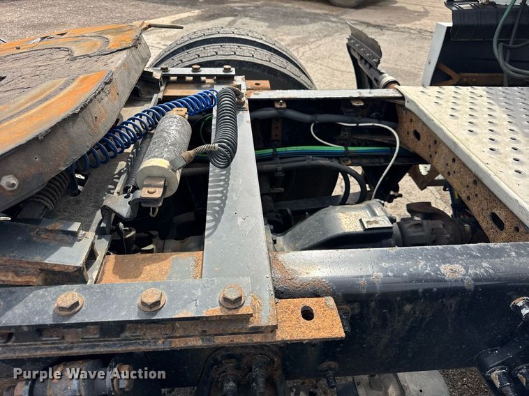 image for item DU3466 2016 Freightliner Cascadia semi truck