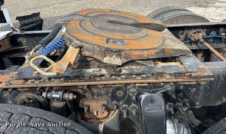 image for item DU3466 2016 Freightliner Cascadia semi truck