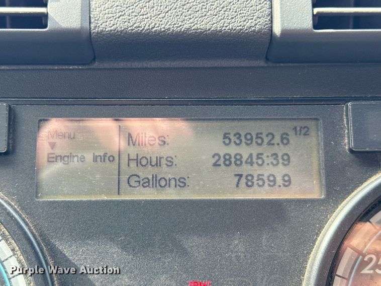 image for item DU3466 2016 Freightliner Cascadia semi truck