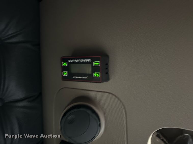 image for item DU3466 2016 Freightliner Cascadia semi truck