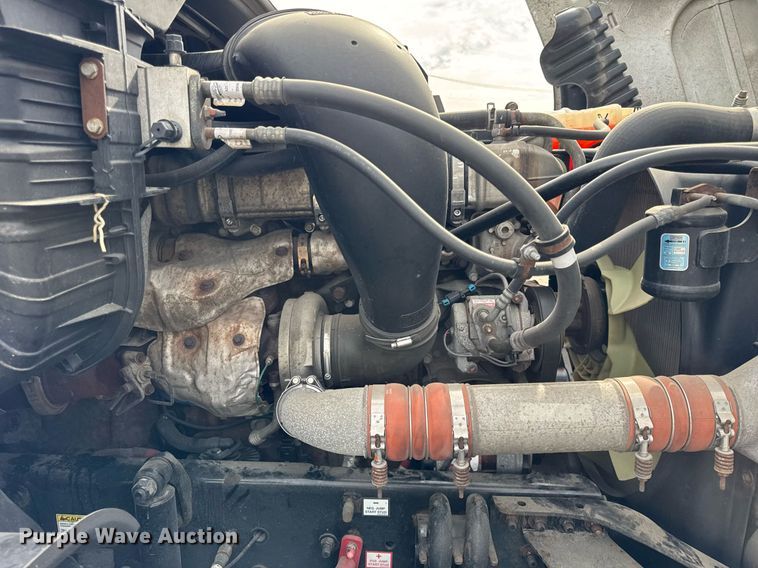 image for item DU3466 2016 Freightliner Cascadia semi truck