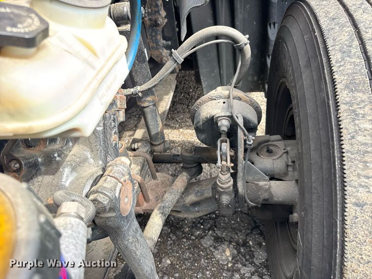 image for item DU3466 2016 Freightliner Cascadia semi truck