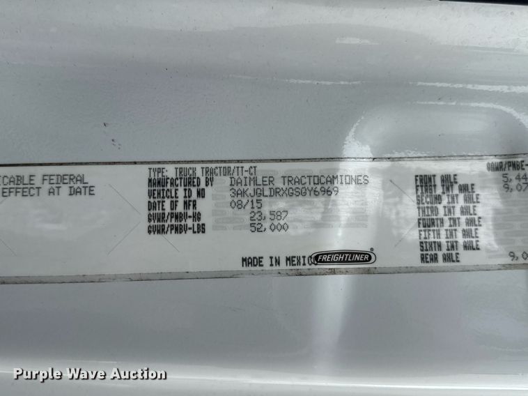 image for item DU3466 2016 Freightliner Cascadia semi truck