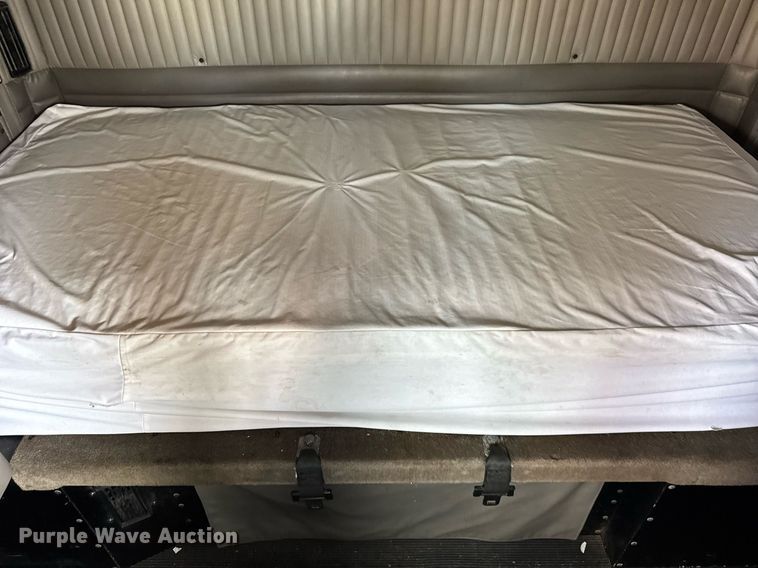 image for item DU3468 2013 Kenworth T660 semi truck