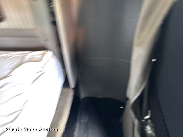 image for item DU3468 2013 Kenworth T660 semi truck