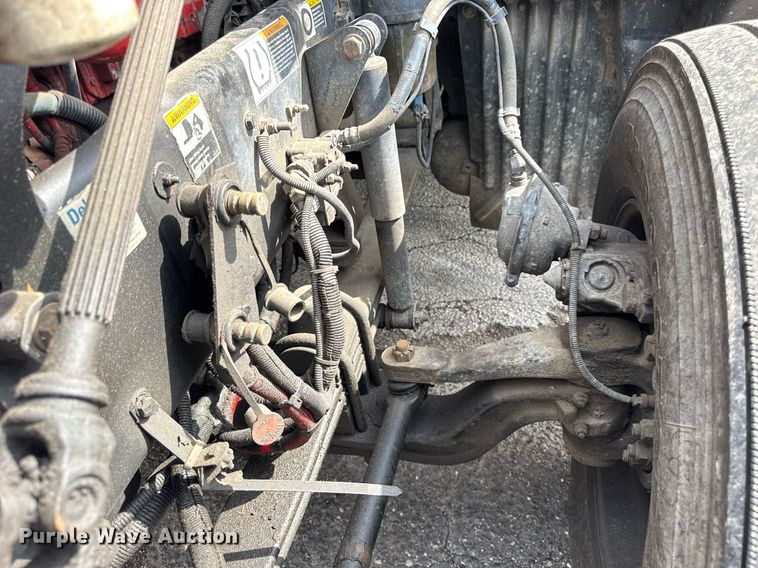 image for item DU3468 2013 Kenworth T660 semi truck