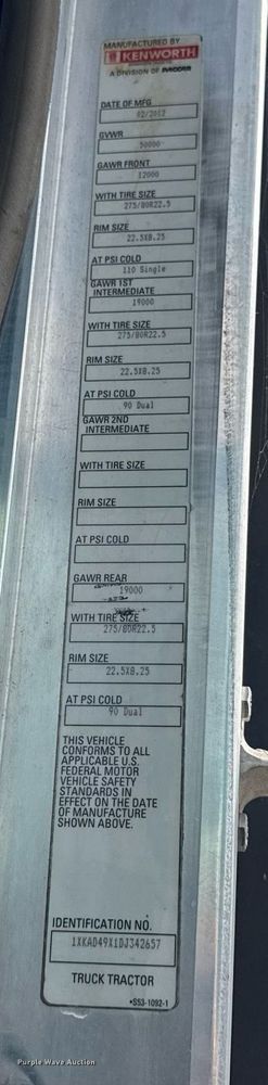 image for item DU3468 2013 Kenworth T660 semi truck