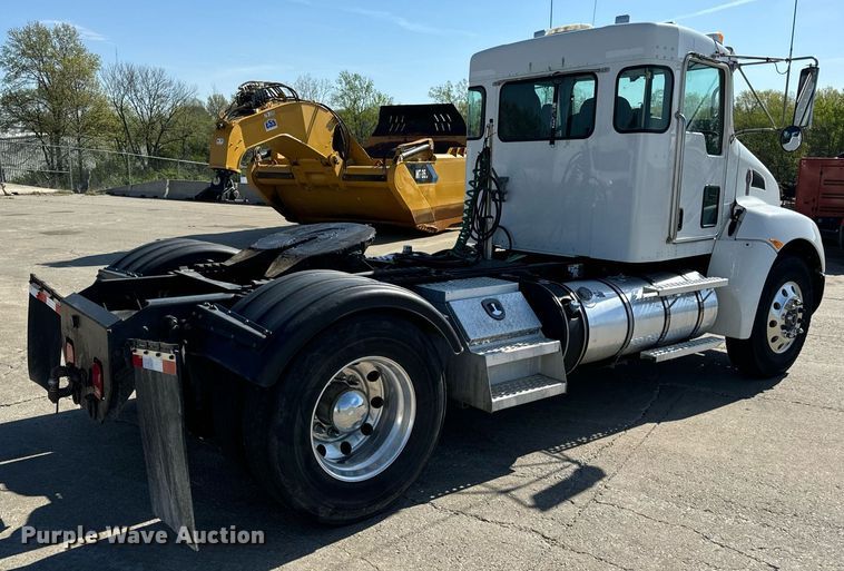 image for item DV1962 2016 Kenworth T370 semi truck