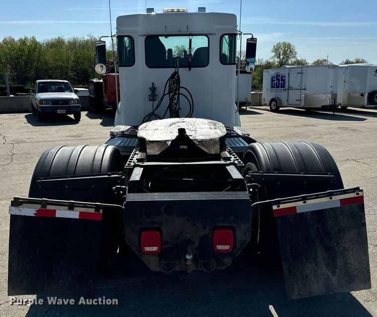 image for item DV1962 2016 Kenworth T370 semi truck