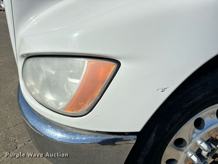 image for item DV1962 2016 Kenworth T370 semi truck