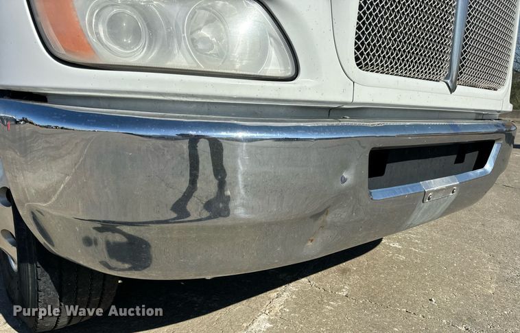 image for item DV1962 2016 Kenworth T370 semi truck