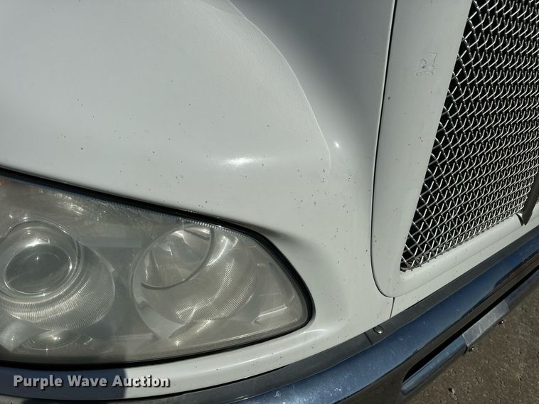 image for item DV1962 2016 Kenworth T370 semi truck