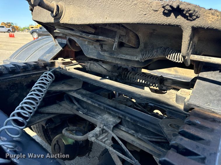 image for item DV1962 2016 Kenworth T370 semi truck