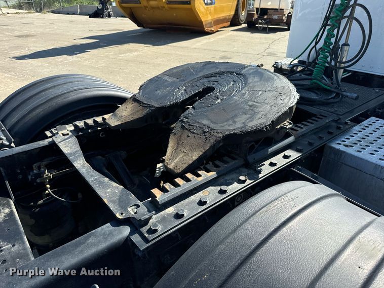 image for item DV1962 2016 Kenworth T370 semi truck