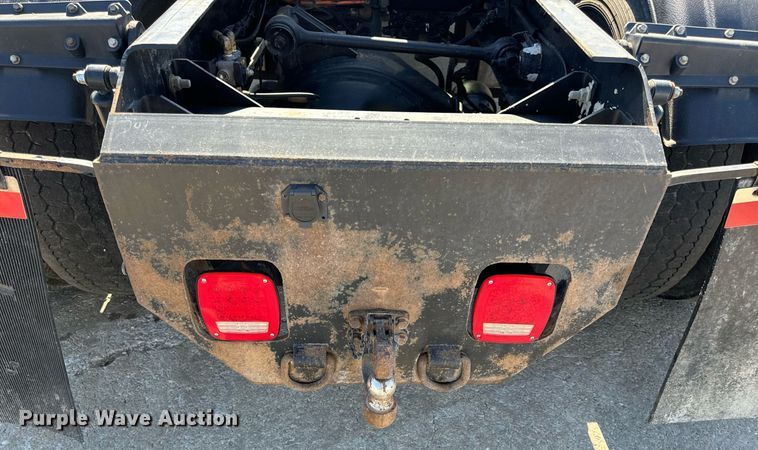 image for item DV1962 2016 Kenworth T370 semi truck