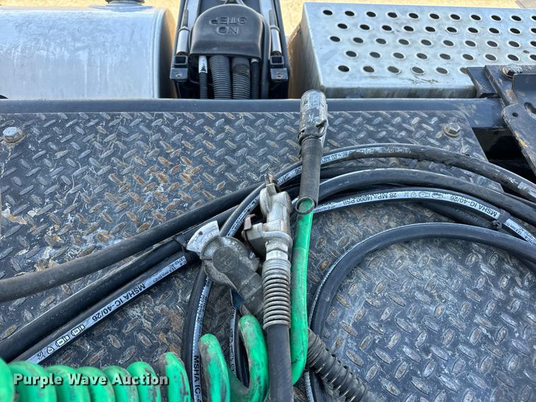 image for item DV1962 2016 Kenworth T370 semi truck