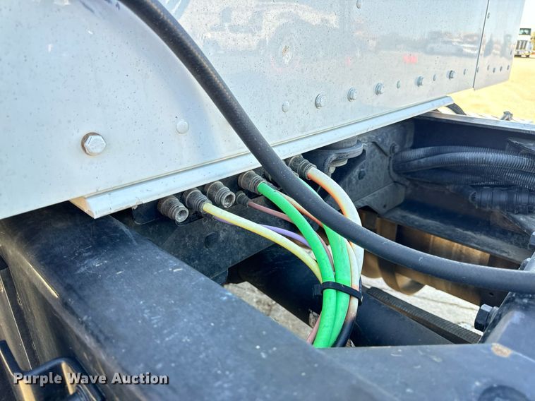 image for item DV1962 2016 Kenworth T370 semi truck