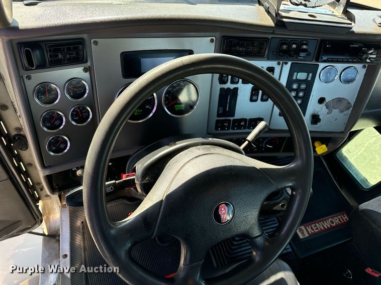 image for item DV1962 2016 Kenworth T370 semi truck
