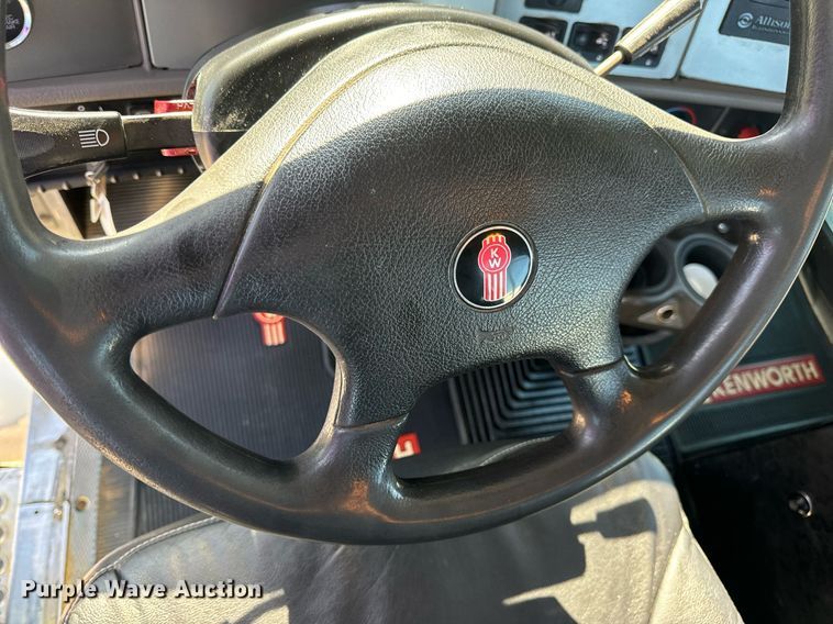 image for item DV1962 2016 Kenworth T370 semi truck