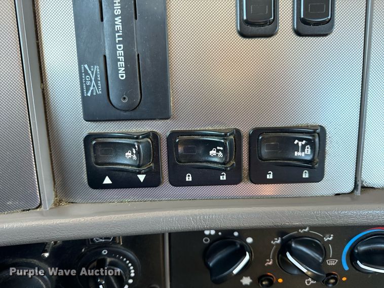 image for item DV1962 2016 Kenworth T370 semi truck