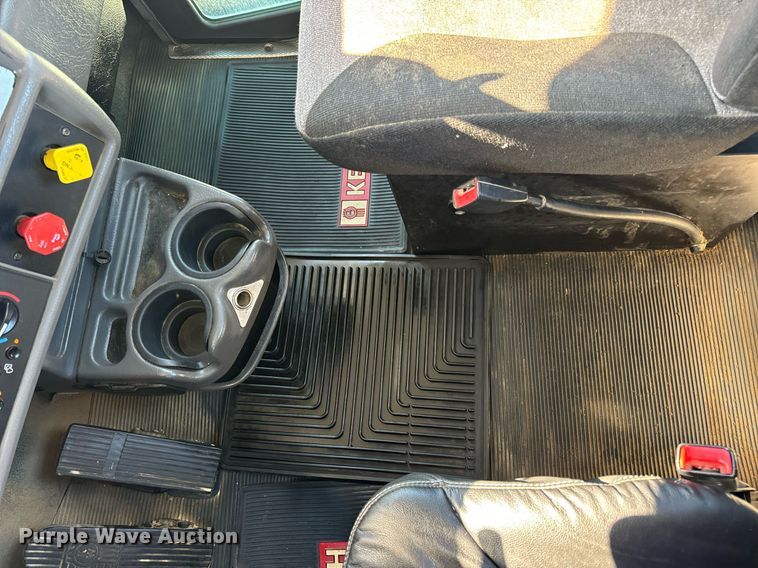 image for item DV1962 2016 Kenworth T370 semi truck