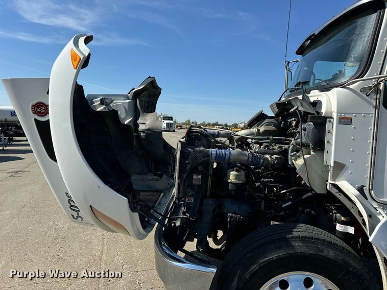 image for item DV1962 2016 Kenworth T370 semi truck