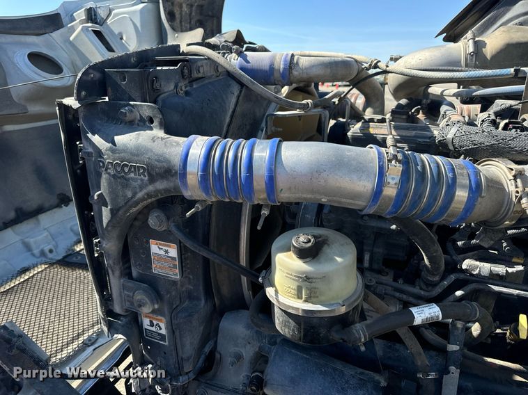 image for item DV1962 2016 Kenworth T370 semi truck