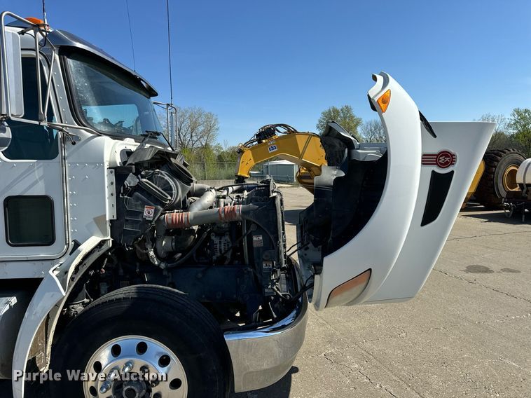 image for item DV1962 2016 Kenworth T370 semi truck